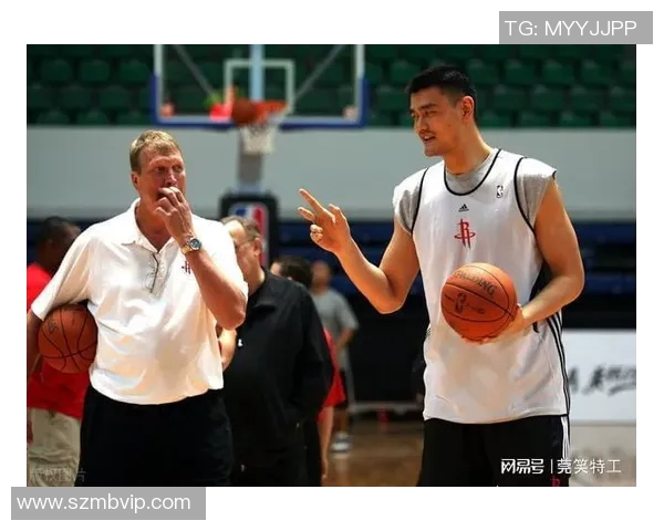 姚明与奥尼尔的巅峰对决谁才是篮球巨星的真正代表