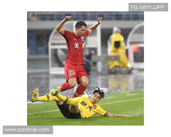 天津天海迎战广州富力争夺中超联赛关键三分的激烈对决